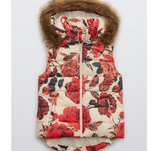 ✨SOLD✨ NWT Aerie Offline Puffer Vest